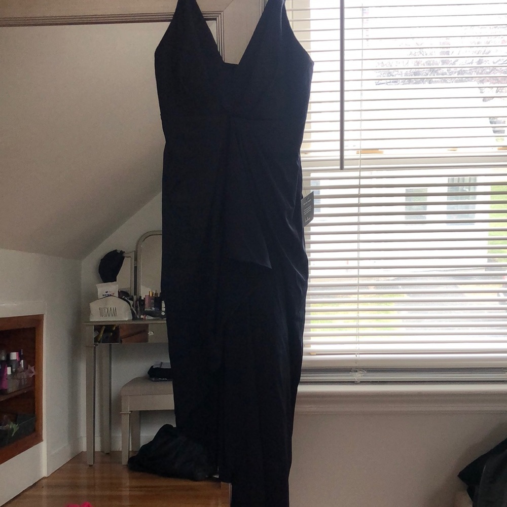 NEVER WORN !!